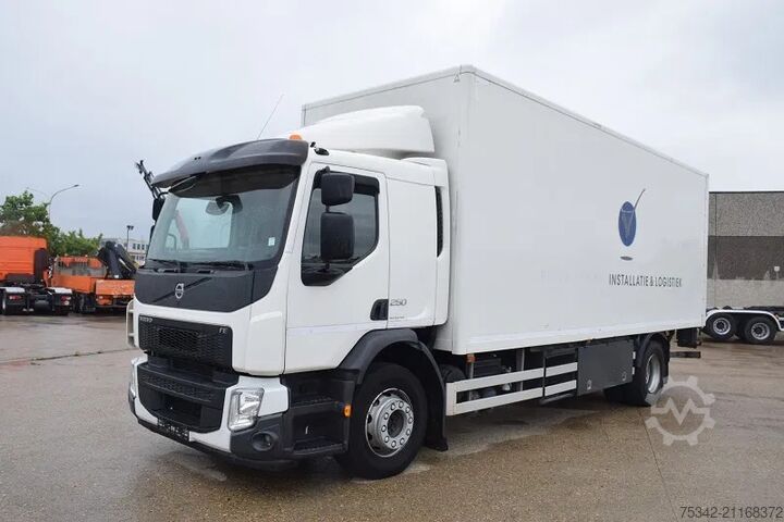 Чемодан Volvo FE 250