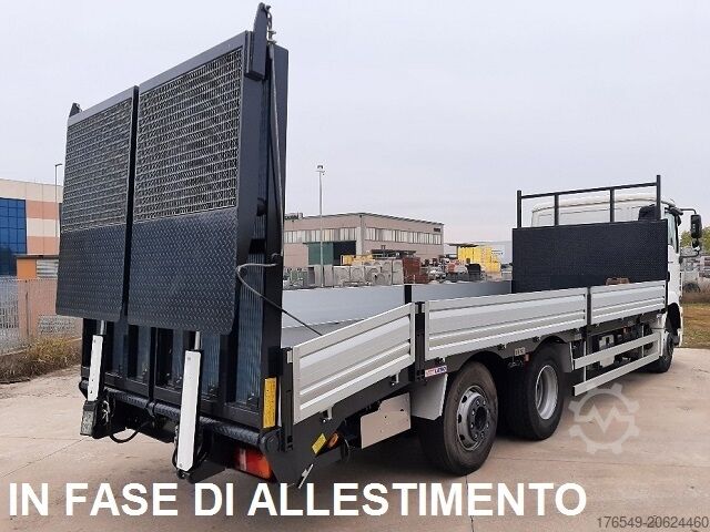 ПЛАТФОРМА С РАМПАМИ MAN TGM 26.340