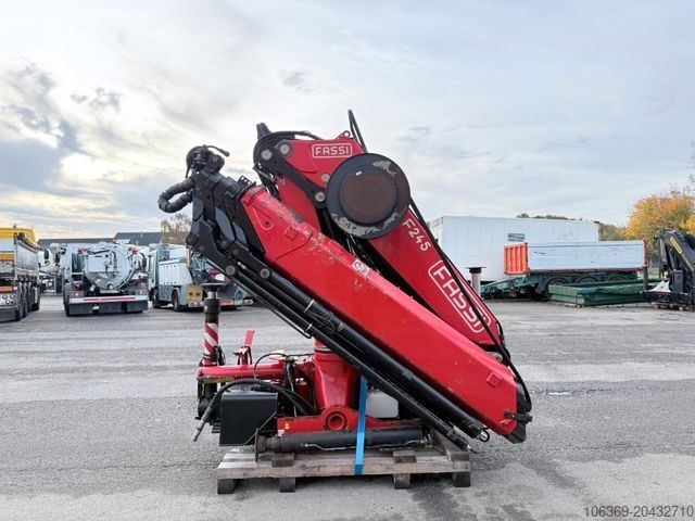 Кран-манипулятор на шасси грузовика Fassi F245A.2.25 E-Dynamic Radio Remote / Crane