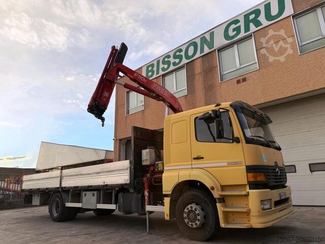 грузовик с фиксированной платформой Mercedes-Benz 1828