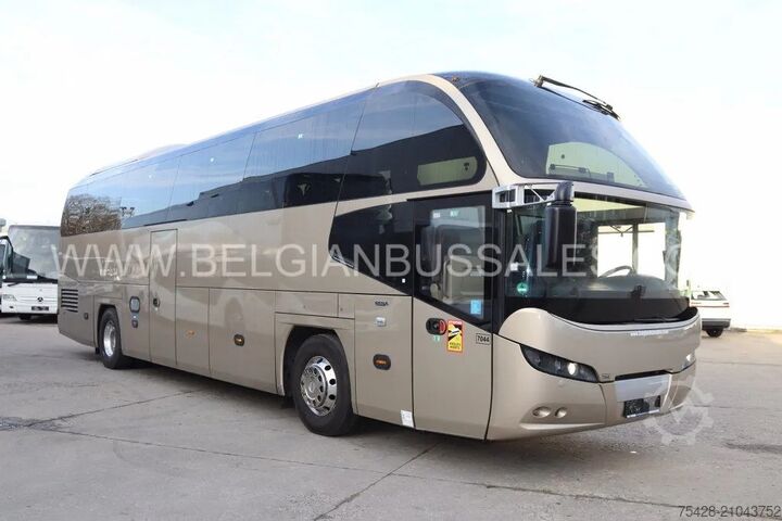 туристический автобус Neoplan Cityliner / 12.3m / USB / Full Option