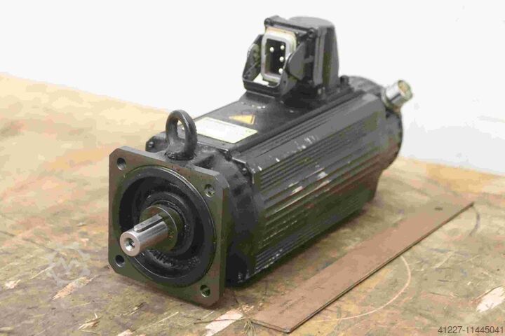 Серводвигатель 3000 об/мин SEW-Eurodrive CFM71L/TF/RH1M/SM50