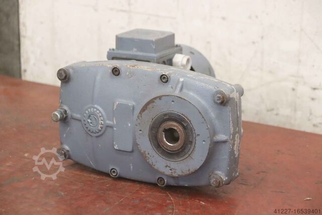 Мотор-редуктор 0,18 кВт 23 об/мин Cebeha CB SF 150-63 N/40