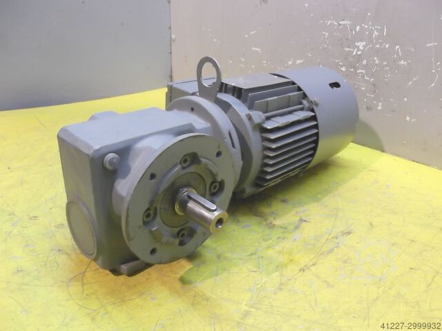 Двигатель редуктора 0,37 кВт 105 об/мин SEW-EURODRIVE SF32 DT71D4BMG
