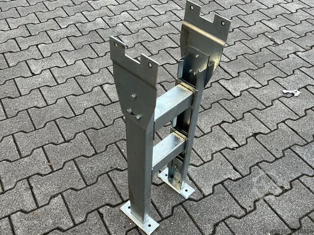 Стенды Стенды роликового конвейера Роликовый конвейер Gesamtbreite: 275 mm/ Höhe min: 660 mm/ max. 900 mm