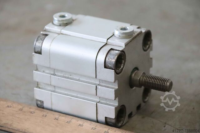 Компактный цилиндр Festo ADVU-40-20-A-P-A