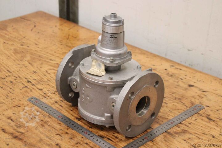 Запорный вентиль Kromschröder VSAV 50 / IF40