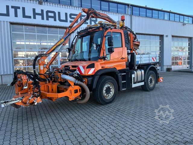 другое Mercedes-Benz Unimog U 427 mit Mulag Kombinationmähwerk MKM 700