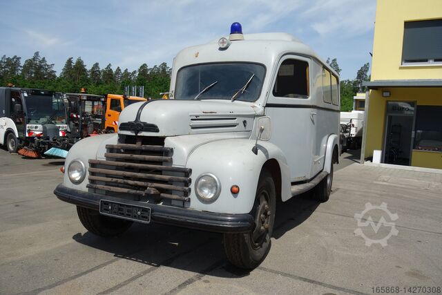 Пожарная служба/служба спасения Ford Ford FK 3500 V8 mit H-Kennzeichen Oldtimer ehemaliger Krankenwagen