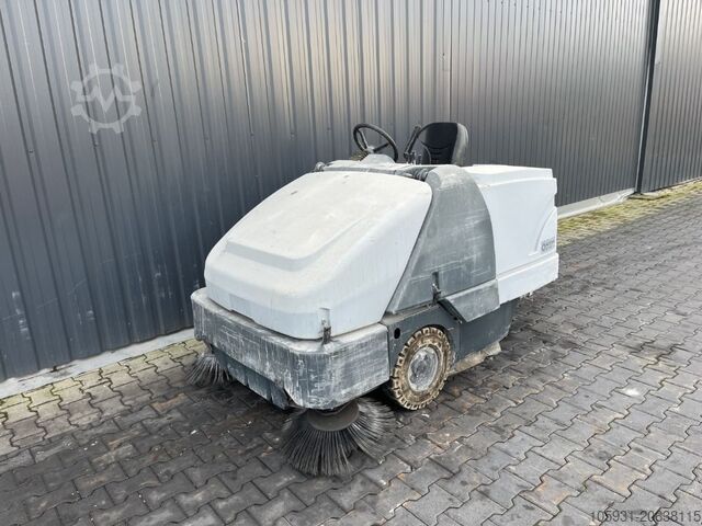 Подметальные машины Nilfisk SR1601