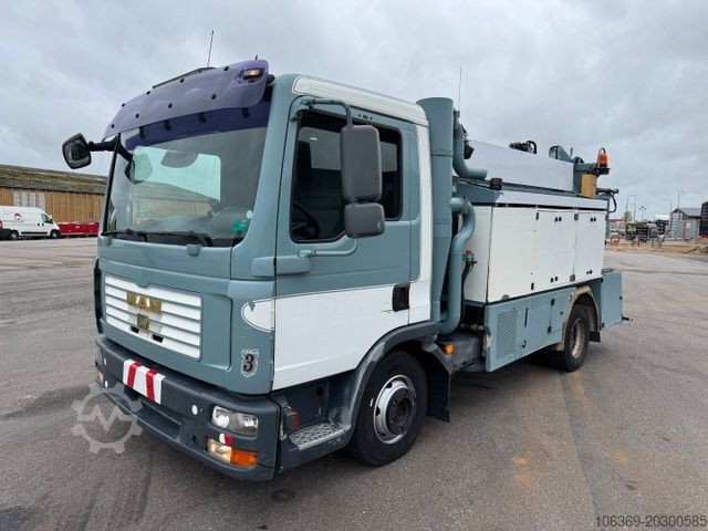Вакуумная автоцистерна MAN TGL 12.240 4x2 Hvidtved Larsen SLP 5.5