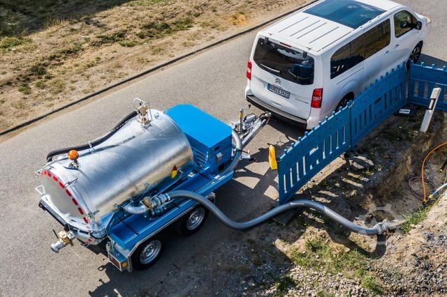 Вакуумная автоцистерна  Schmies STS V-1,5 Vakuumsaugfass-Anhänger 2,7to