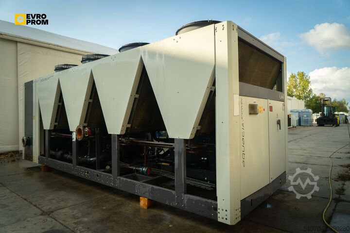 Чиллер Used Aircooled chiller CIAT LDH 1800V STD 493 KW. 2011 yom