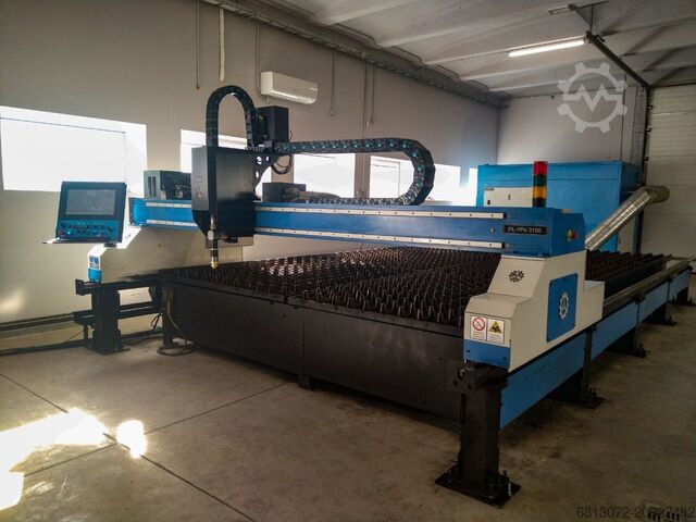 промышленный робот  