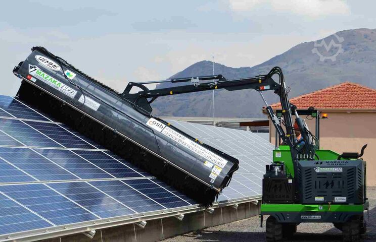 Мойка для фотогальванических (солнечных) ферм Mazaka Myjka samojezdna do farm  PV