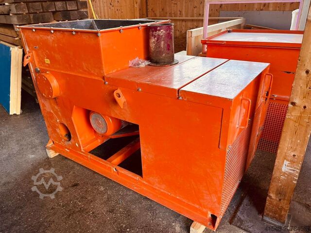 Измельчитель, шредер, всего 3400 моточасов Mawera RMO 200