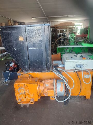 Измельчитель древесины Schuko ZM 700