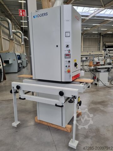 широколенточный шлифовальный станок Houfek Tornado Cindy 400C