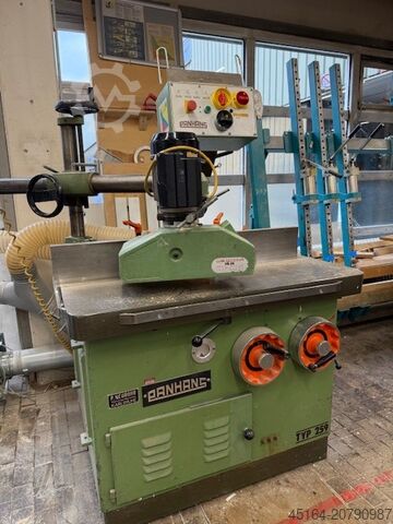 фрезерный станок с поворотной головкой Panhans 259