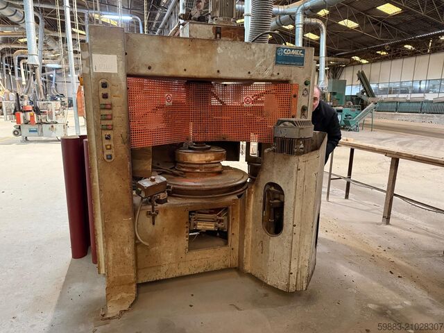 фрезерный станок с поворотной головкой Comec FGS-2T-IE