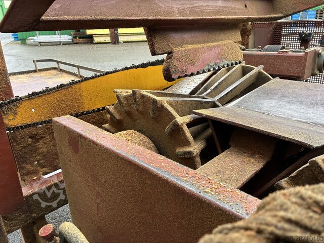 Деревообрабатывающий станок с роликовым конвейером Oregon 