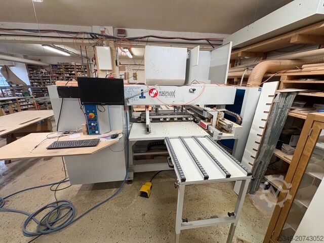 Обрабатывающий центр со сквозной подачей MASTERWOOD TF 100/20