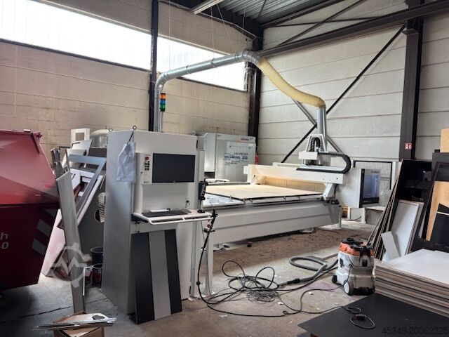 Обрабатывающий центр с ЧПУ HOMAG CENTATEQ N-500