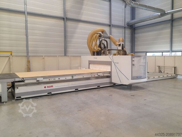 Обрабатывающий центр с раскладывающимся столом SCM ACCORD 40