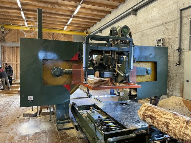 Горизонтальная ленточная пила для бревен BÖGLI ARL150