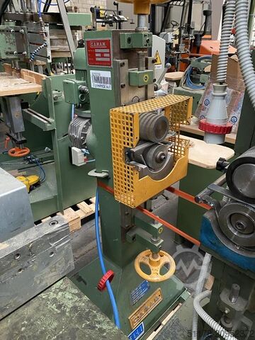 Camam ZS Одношпиндельные накатные машины для нарезки клеевых канавок на шипах Camam ZS