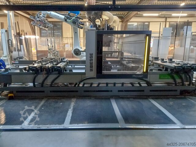 5-осевой обрабатывающий центр BIESSE + KUKA ROVER A + KR210 R3100