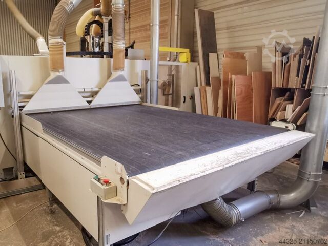 5-осевой обрабатывающий центр MORBIDELLI M400 CELL