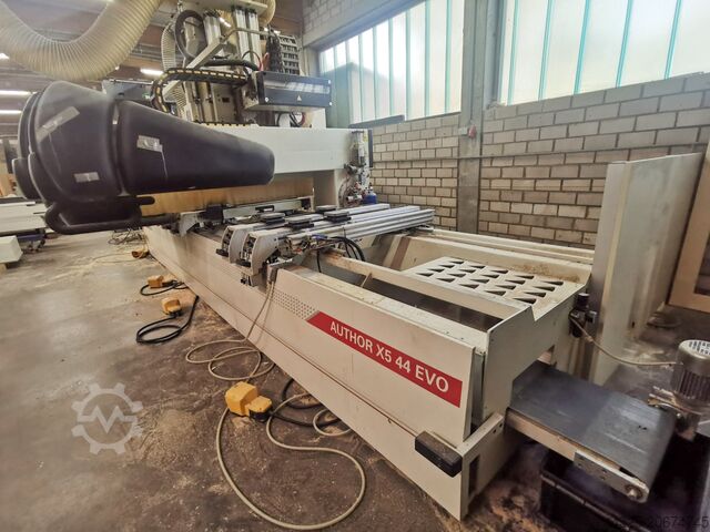 5-осевой обрабатывающий центр MORBIDELLI AUTHOR X5