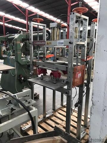 2004 SP/SP/1 пневматический пресс для обивки, марка Camam Camam SP/SP/1