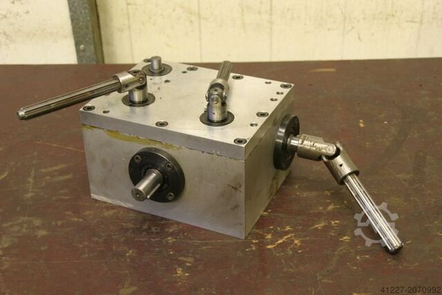 Угловая передача для нагревательных бассейнов Homag 1-005-16-0000 D