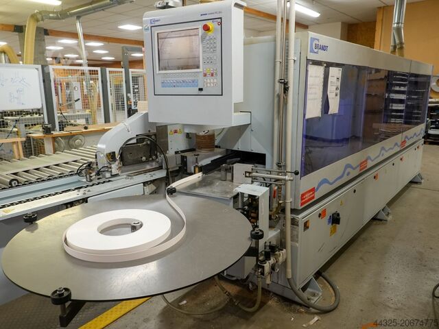 Односторонний кромкооблицовочный станок HOMAG HIGHFLEX 1650