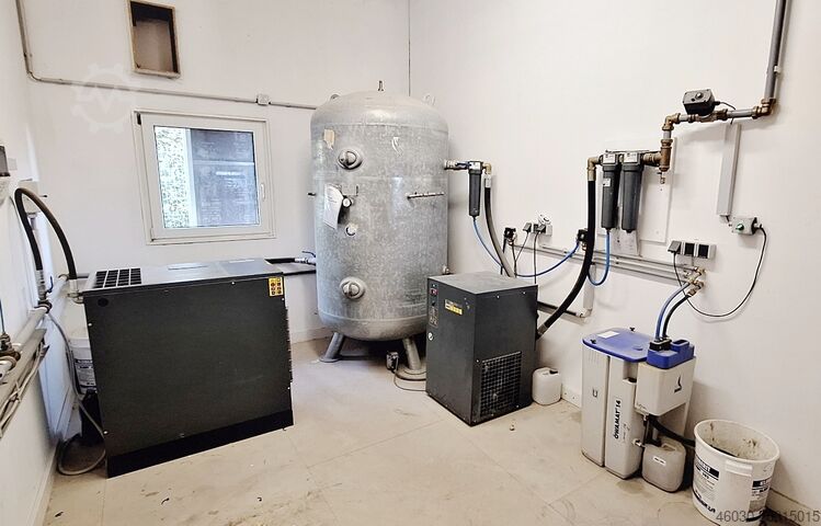 Компрессор и холодильный осушитель Schneider AM D 15-13 XVS & DK 7700 SMART