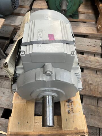 Асинхронный двигатель Siemens 1LA7131-2AA 60-Z