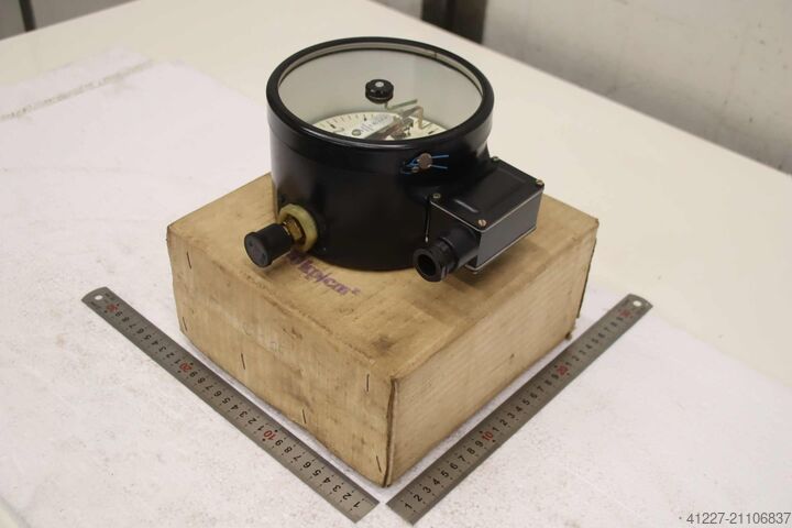 Контактный манометр 0-10 бар / 0-10 кp/см² VEB 1/BM 20/2 160Ø  2Z104-1
