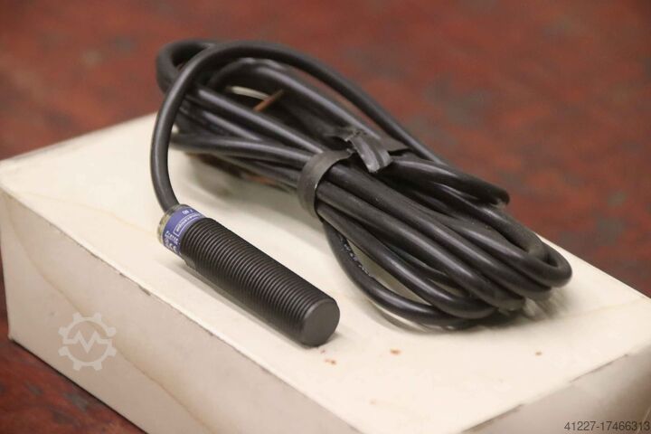 Индуктивный датчик Бесконтактный датчик Telemecanique XS4P12MA230